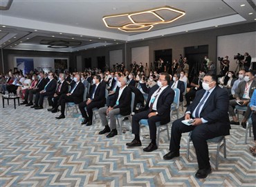 Dışişleri Bakanı Mevlüt Çavuşoğlu, Kültür ve Turizm Bakanı Mehmet Nuri Ersoy ile "Yeniden Keşfet" tanıtım etkinliği kapsamındaAntalya'da basın toplantısı düzenledi. 