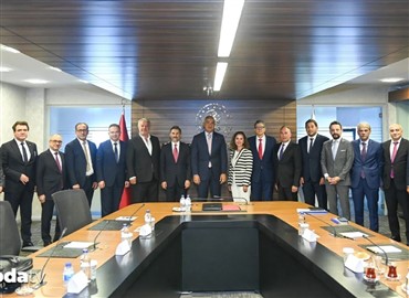 Bakan Ersoy, Hizmet Sektörü Temsilcilerini Ağırladı
